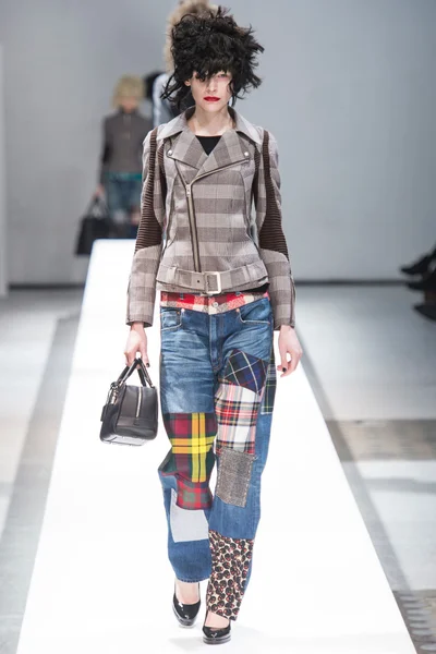 Look 8
